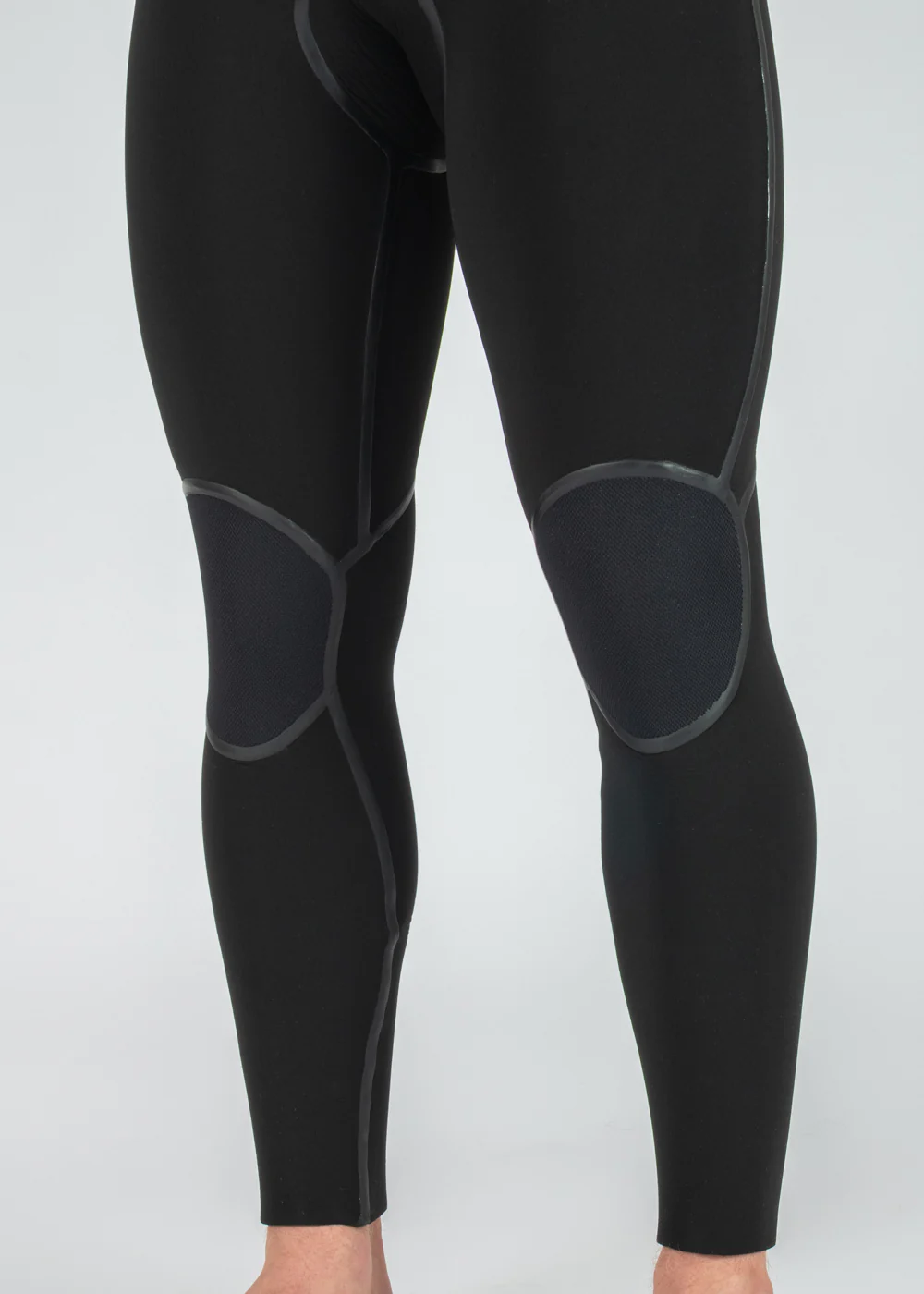 New Seas 6-5 Hooded U-Zip Wetsuit - Image 10