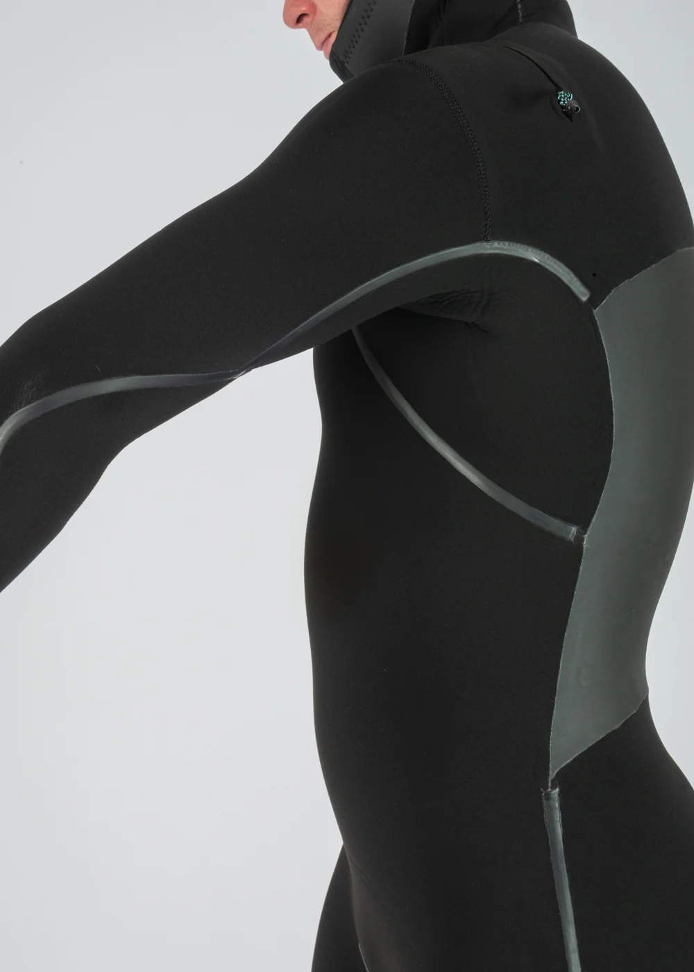 New Seas 6-5 Hooded U-Zip Wetsuit - Image 11