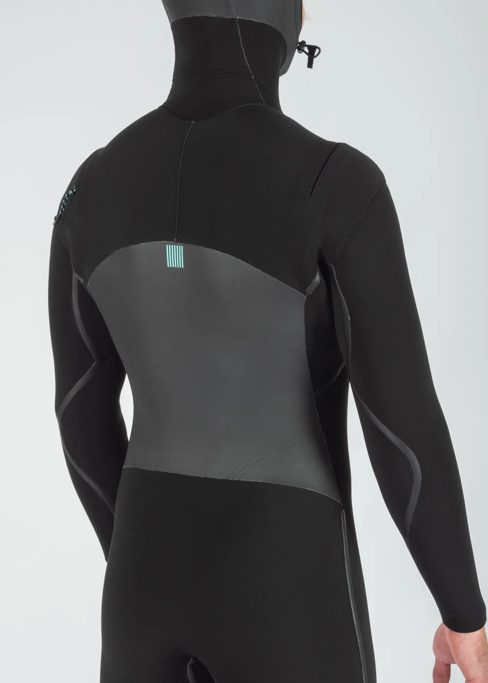 New Seas 6-5 Hooded U-Zip Wetsuit - Image 5